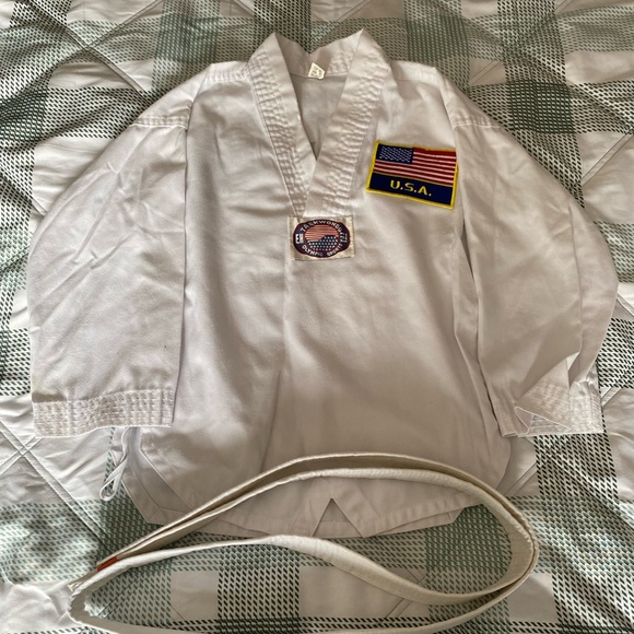 Olympic Style Tae Kwon do Top & Belt size (0) - Picture 1 of 4